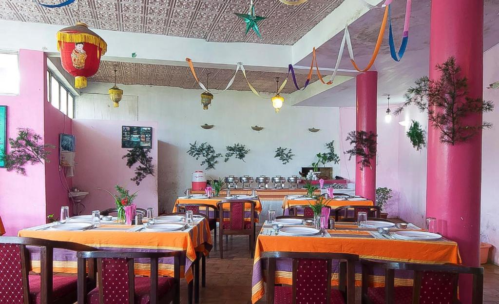 נייניטל Hotel Anamika מראה חיצוני תמונה