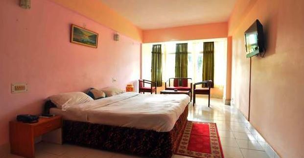 נייניטל Hotel Anamika מראה חיצוני תמונה